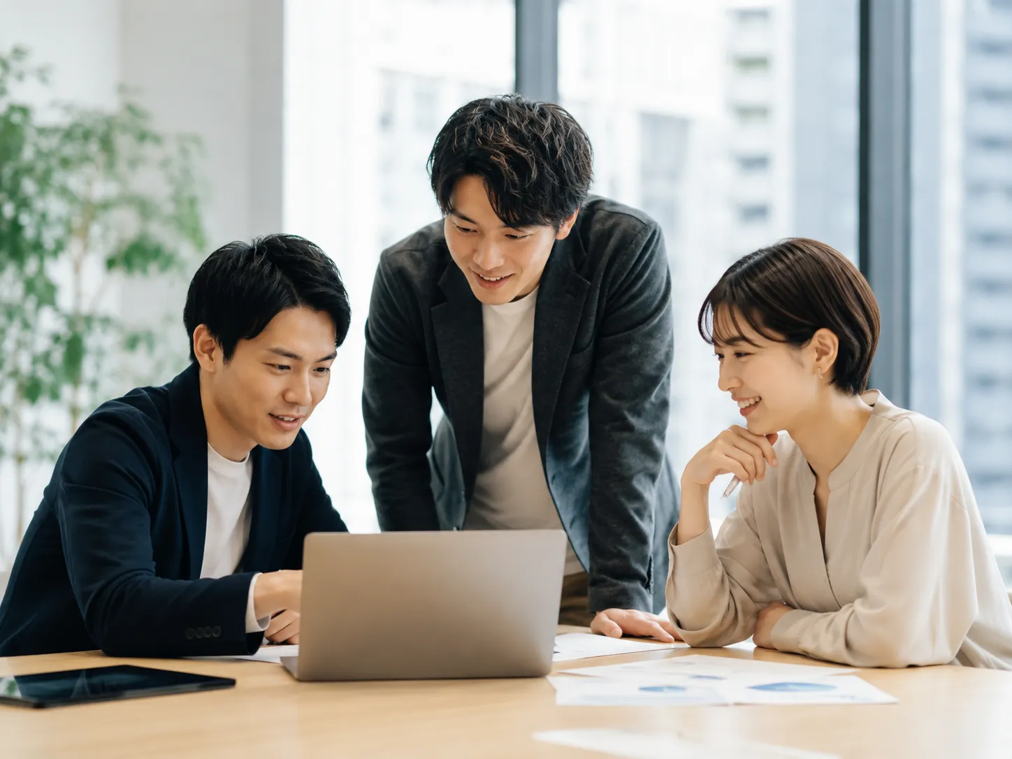 オフィスの一部・会議室の様子